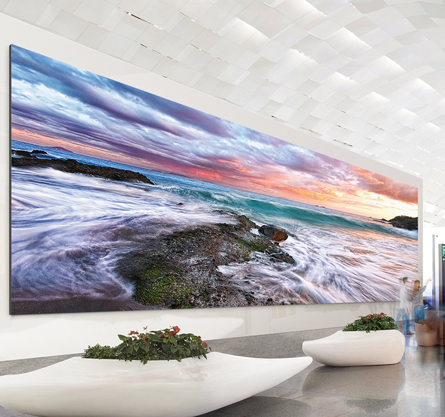 Intelligent UHD upscaling Crystal Processor 4K