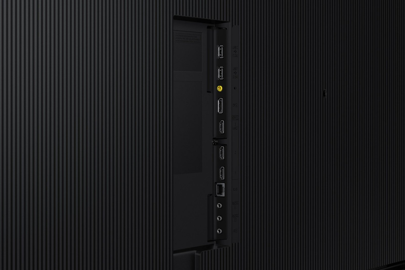 Samsung QM98C – QMC Series 98" (MPN: LH98QMCEBGCXZA) 7 Samsung QM98C 98 inch QMC 4K commercial signage display LH98QMCEBGCXZA