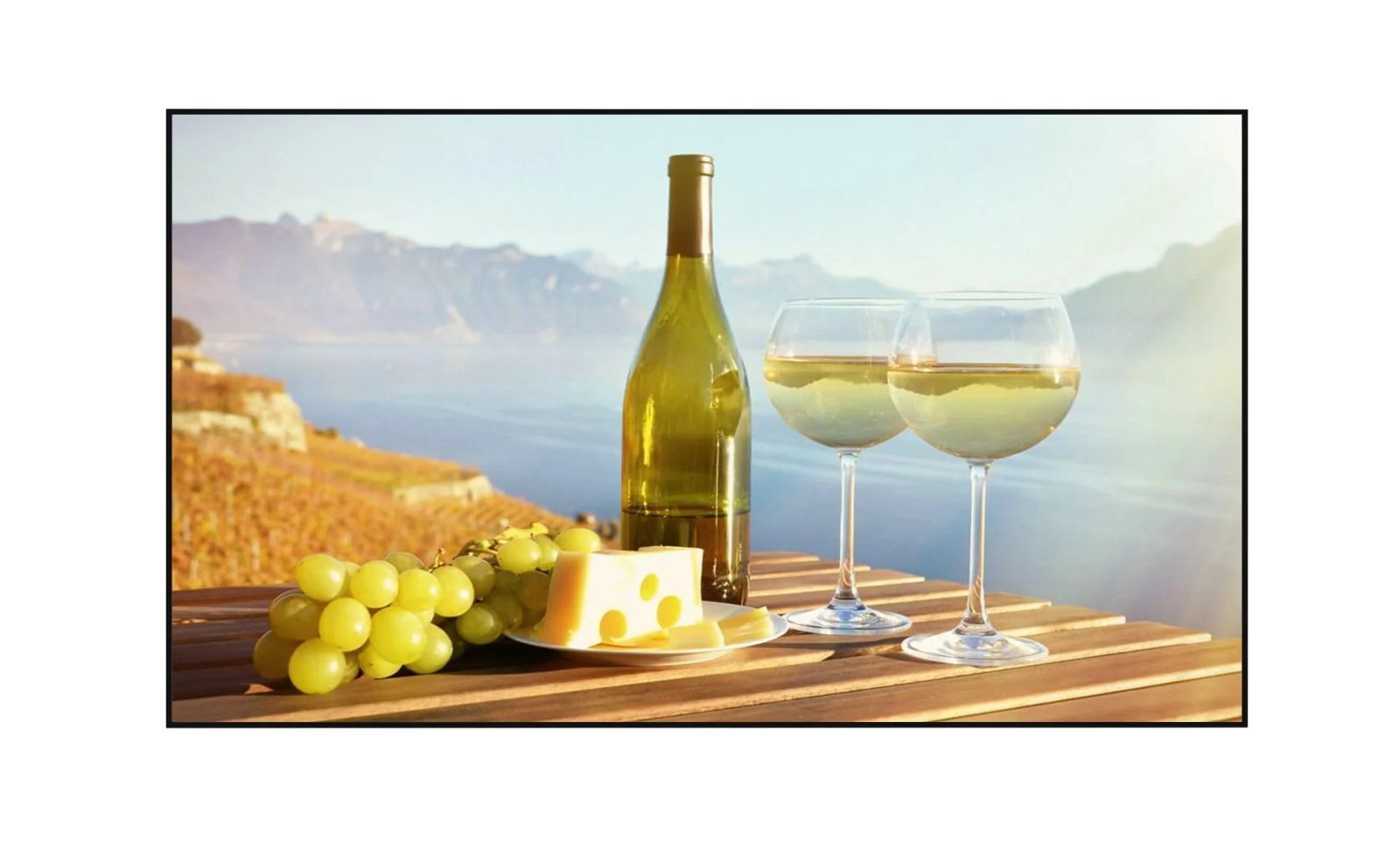 Soniq 43″ FHD Commercial Digital Signage Display | Retail & Healthcare Deployments 2 Soniq SQ43DS09 43-inch commercial signage solution in customer-facing retail deployment