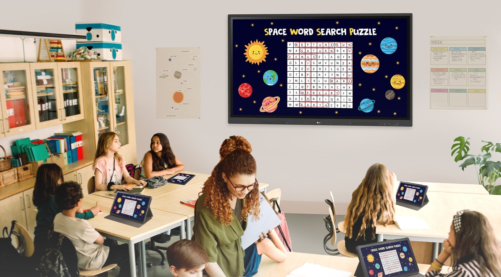 LG 98" CreateBoard 4K Interactive Whiteboard with ConnectedCare 7 LG 98